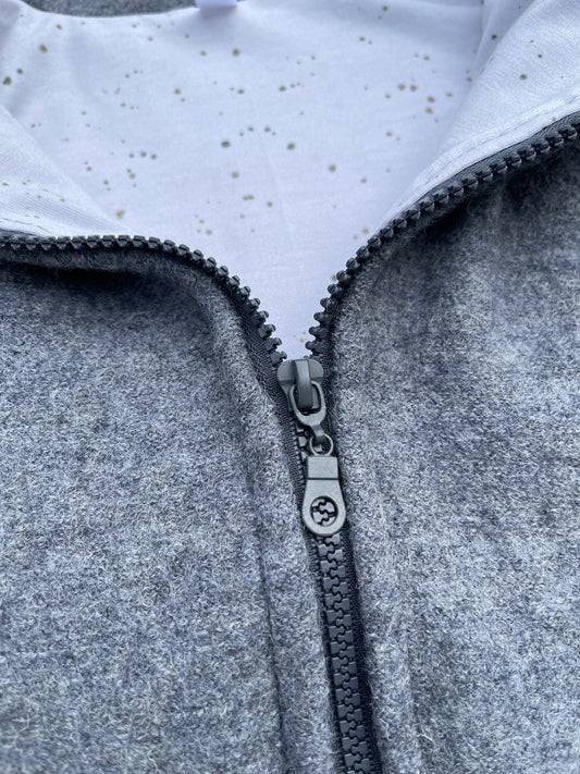 Walkjacke für Kinder mit Reißverschluss in Grau mit Pünktchen Innenfutter