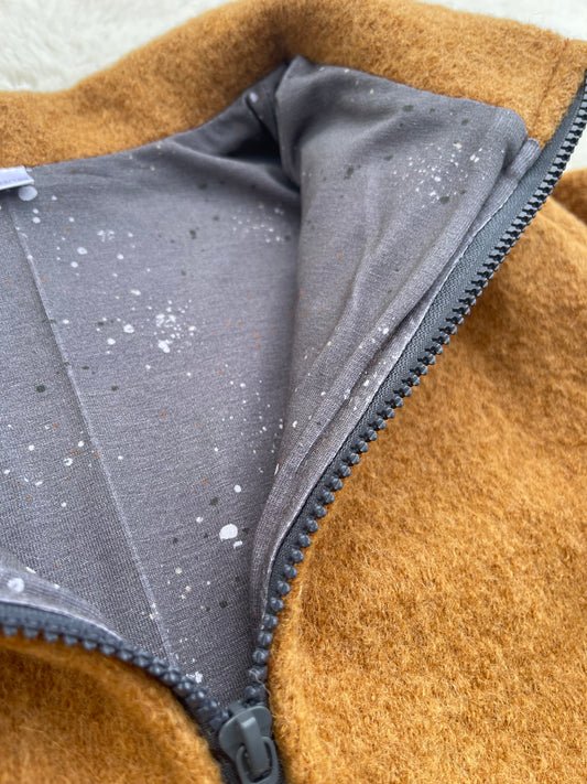 Walkjacke für Kinder mit Reißverschluss in Ocker Farben mit Motiv Innenfutter