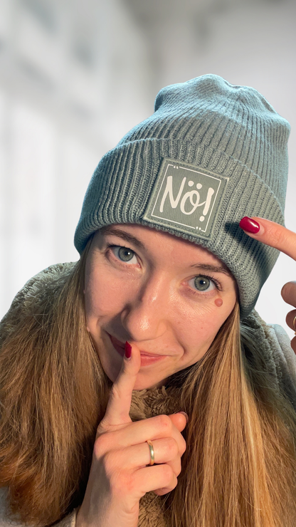 Strickmütze für Groß & Klein / Beanie mit Personalisierung | Strickmütze mit Aufdruck in 4 Farben | Nachhaltige Mütze für Dich, Deine Familie & Freunde