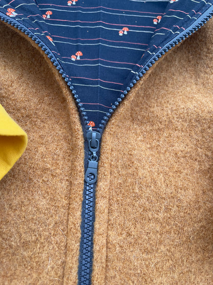 Walkjacke für Kinder mit Reißverschluss in Ocker mit Motiv Innenfutter