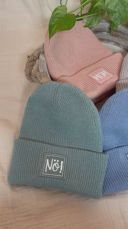 Strickmütze für Groß & Klein / Beanie mit Personalisierung | Strickmütze mit Aufdruck in 4 Farben | Nachhaltige Mütze für Dich, Deine Familie & Freunde
